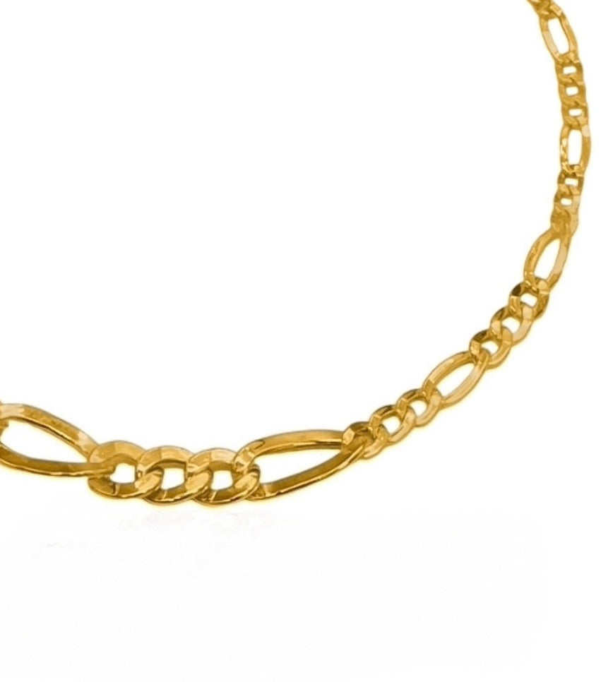 Nahaufnahme der Mittelglieder – Figaro-Armband in 18k Gold mit konischer Form
