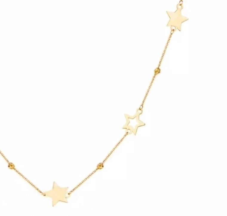 Detailansicht der Setareh-Goldkette mit sternförmigen Elementen und zarten Kugeln – gearbeitet in 18k Gold