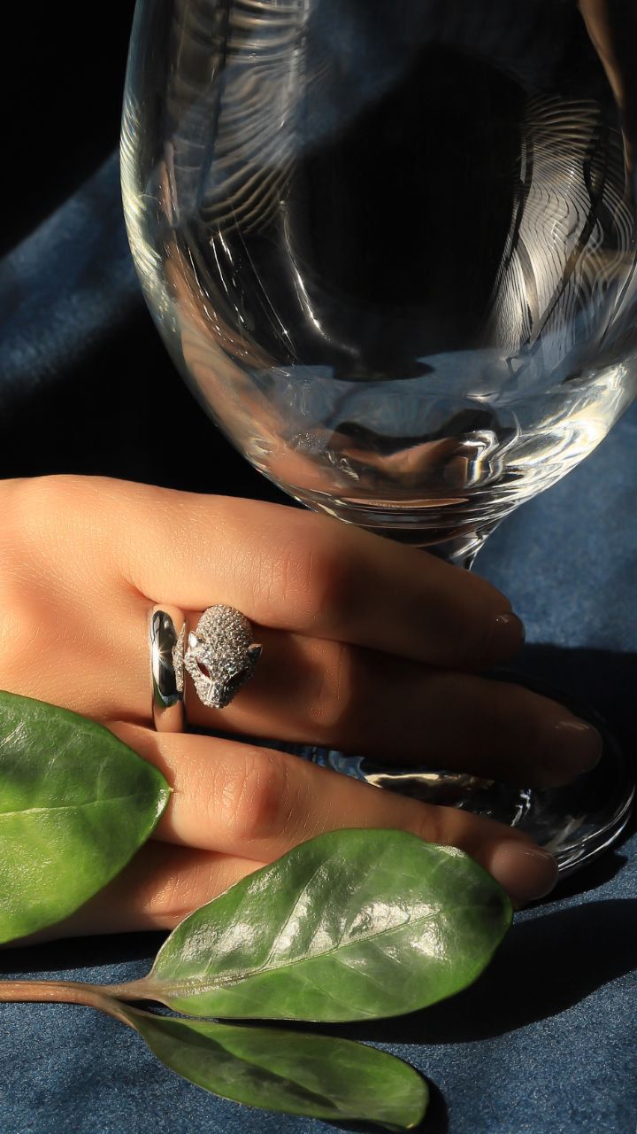 Ring Weissgold 18k - Palang-e Cheshm-e Sorkh (Panther mit roten Augen)