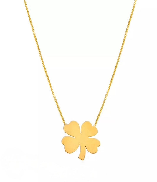 Halskette aus 18k Gelbgold mit Kleeblatt-Anhänger – 2 cm, getragen an feiner 42 cm Kette
